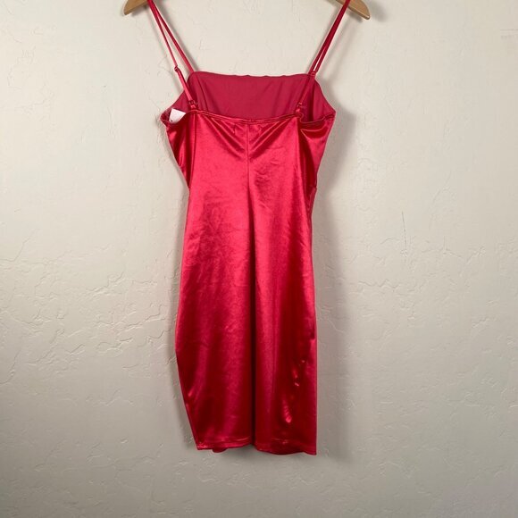 LOVE, NICKIE LEW Fuchsia Satin Mini Dress Size MEDIUM Adjustable Straps‎ NWOT - Picture 2 of 7
